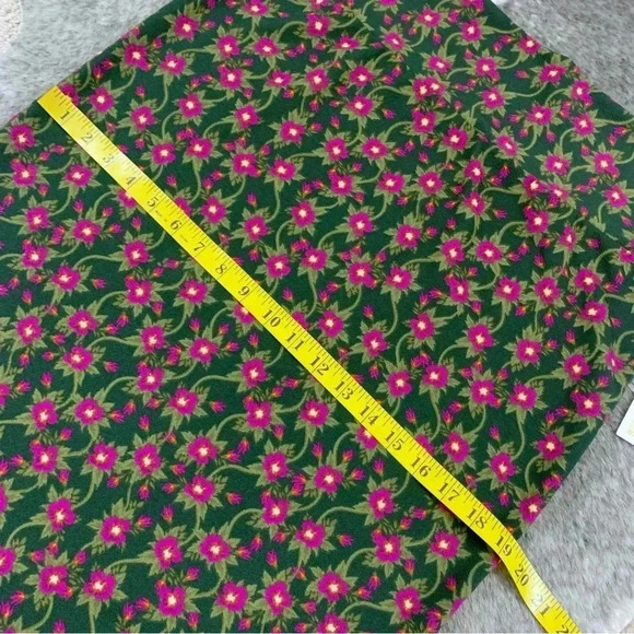 NWT LuLaRoe Cassie Floral Skirt - Picture 10 of 10